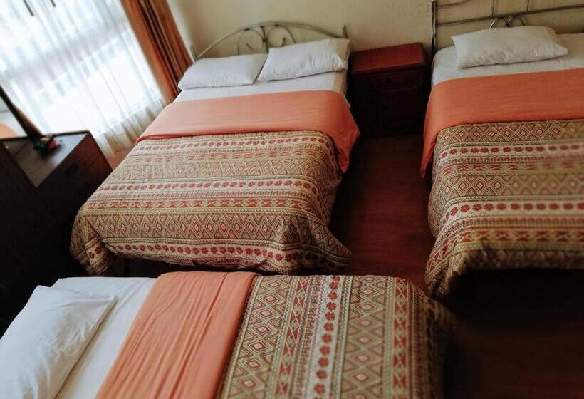 스탠다드 트리플 룸, Hostal Capri