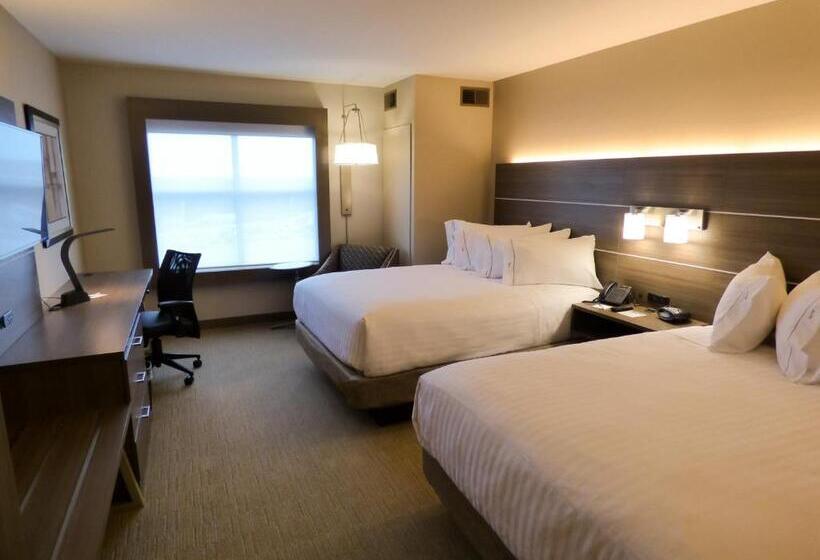 Номер Стандарт, Holiday Inn Express & Suites Plymouth   Ann Arbor Area, An Ihg