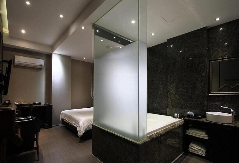 Номер Superior, Almond Hotel Busan Station