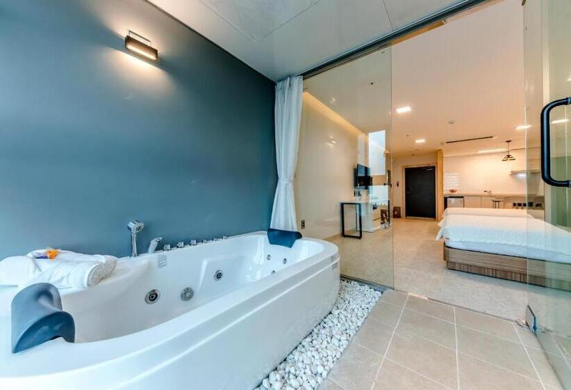 Номер Стандарт 2 Двуспальные Кровати, Jeju I Ve Hotel & Resort