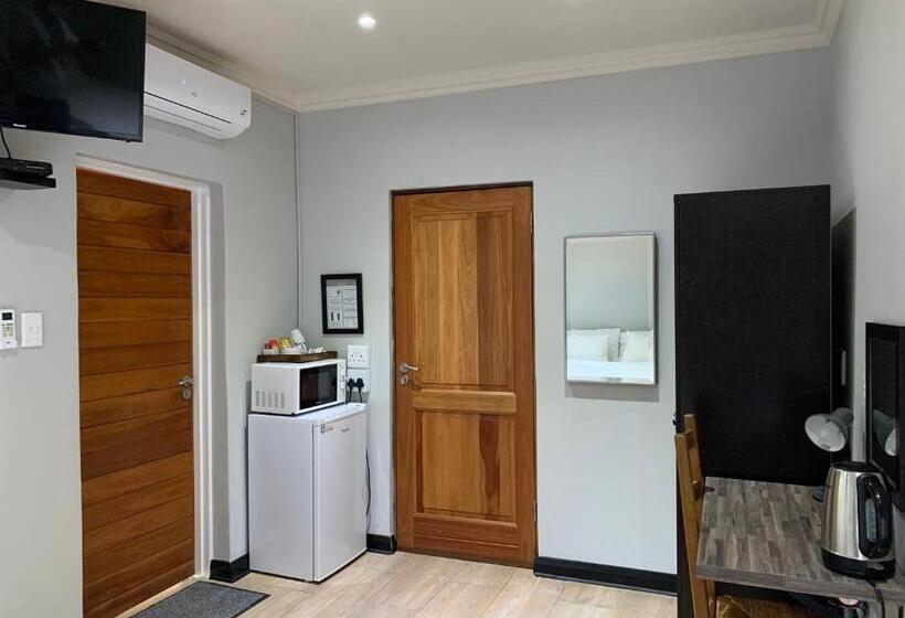 Номер Стандарт Трехместный, Ilanda Guest House