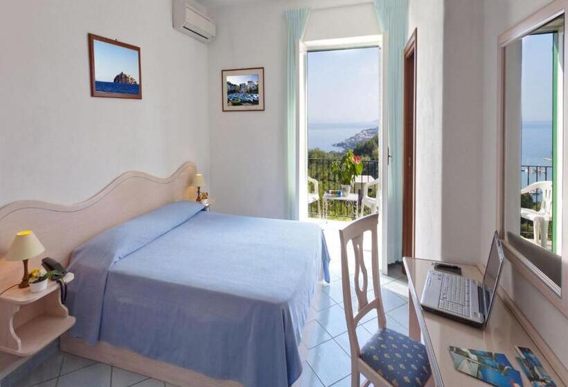 Номер Стандарт Вид на Море, Villa D'orta