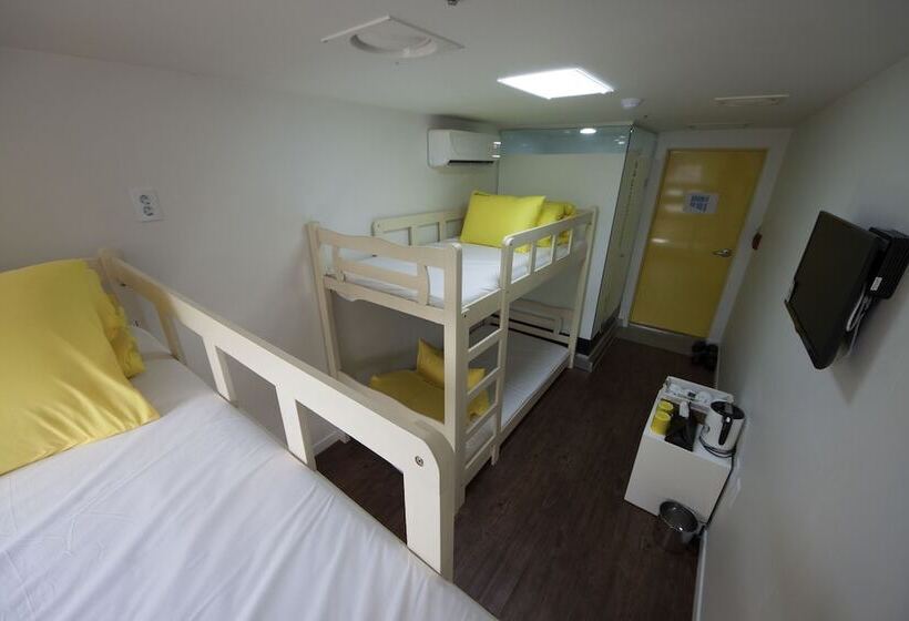 家庭间, 24 Guesthouse Myeongdong Town
