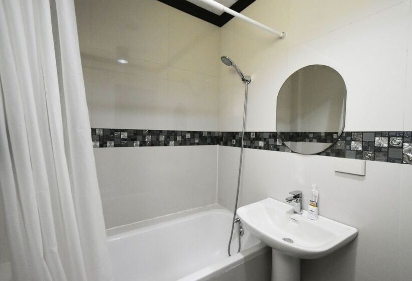 Standardrum King Size Säng, Swiftlets Inn
