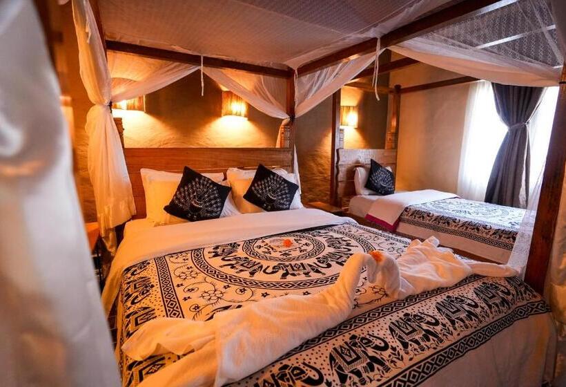 اتاق خانوادگی با چشم‌انداز باغ, Sapana Village Lodge