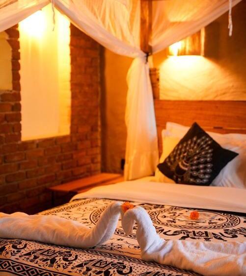اتاق خانوادگی با چشم‌انداز باغ, Sapana Village Lodge