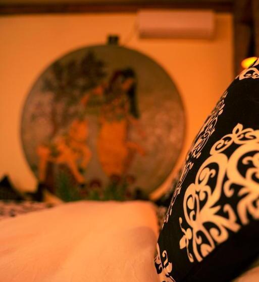 اتاق لوکس یک تخته, Sapana Village Lodge