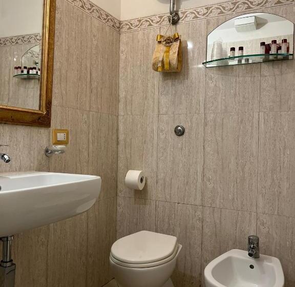 سوئیت جونیور با تراس, B&b Art Suite Santa Brigida