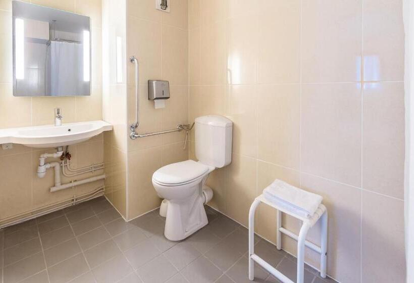 Номер Стандарт Адаптированный для Инвалидов, B&b Hotel Paris Le Bourget