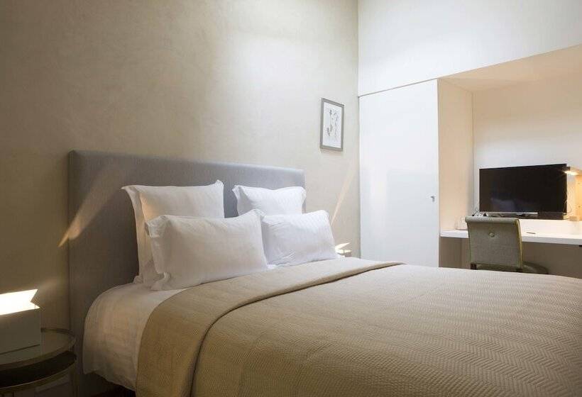 Номер Стандарт, Hôtel De La Villeon