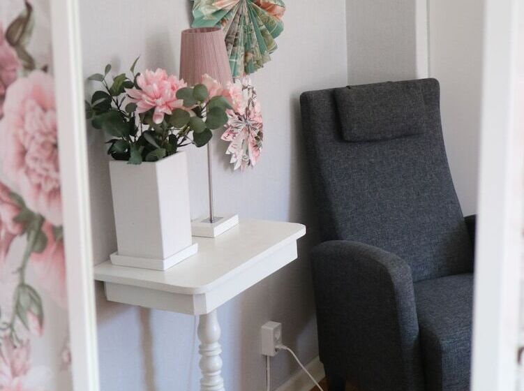 Номер Стандарт, Lustigsgården Boutique