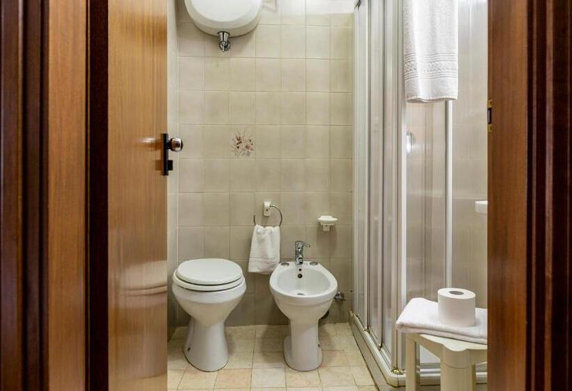 Номер Стандарт Трехместный, Catignano Hotel Ristorante