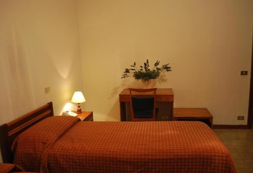 Номер Стандарт Индивидуальный, Albergo Smeraldo