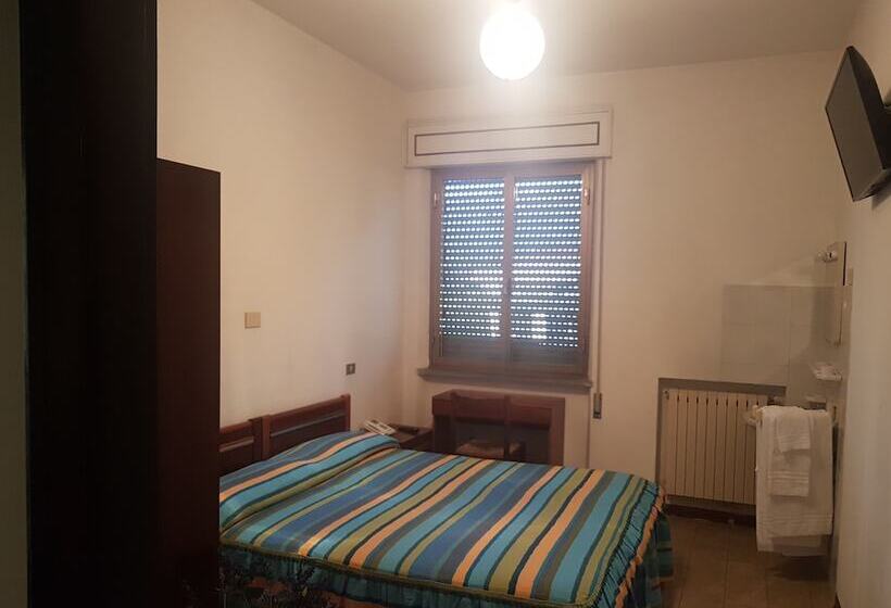 Номер Стандарт Совместная Ванная, Albergo Smeraldo