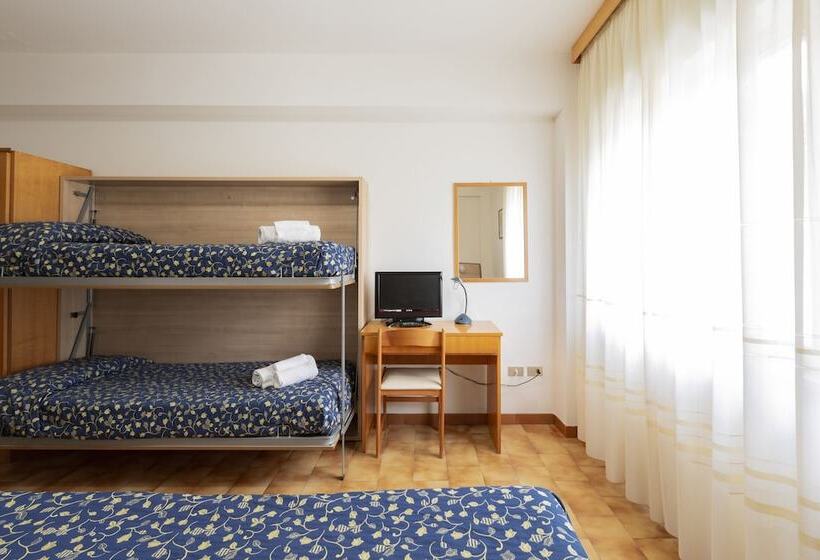 Четырехместный Номер Economy, Catignano Hotel Ristorante