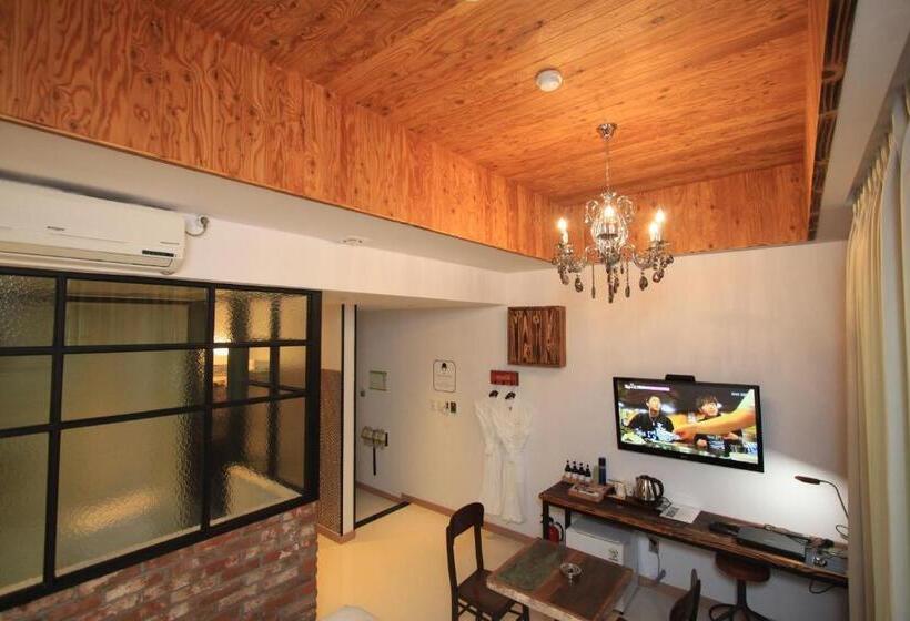 اتاق لوکس, Hound Hotel Changwon Terminal