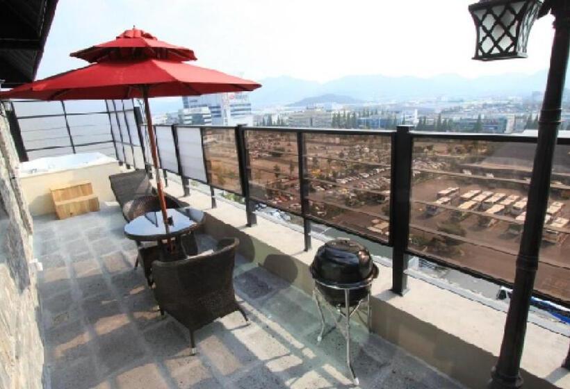 اتاق خانوادگی, Hound Hotel Changwon Terminal