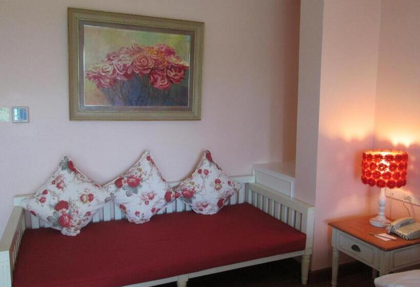 Номер Deluxe, Kensington English Garden Resort Khaoyai