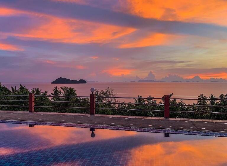 ガーデンビューのスタンダードバンガロー, Golden Hill Resort