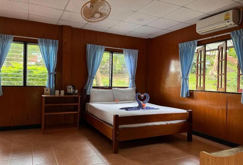 ガーデンビューのスタンダードバンガロー, Golden Hill Resort