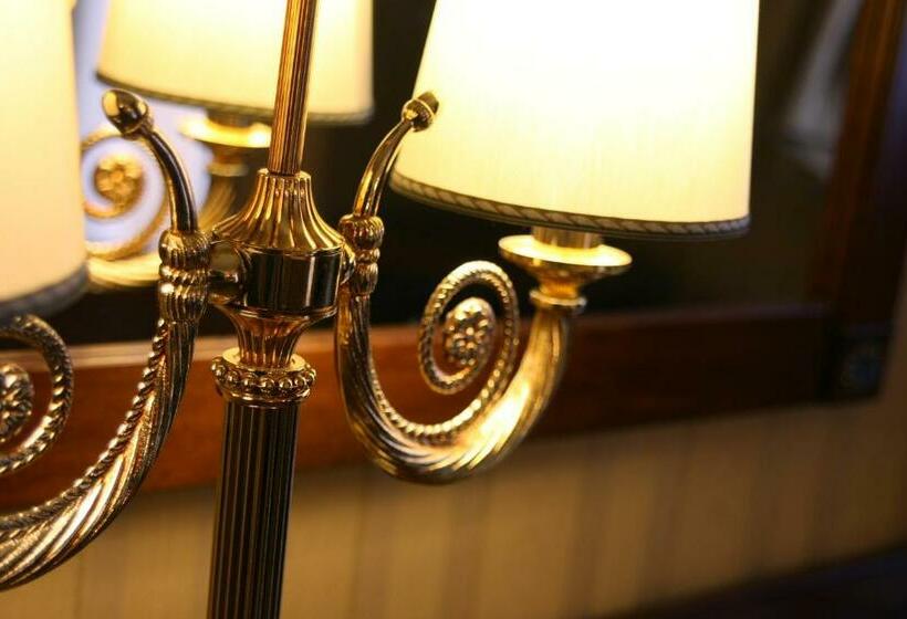 اتاق استاندارد یک نفره, Ristorante Paradise