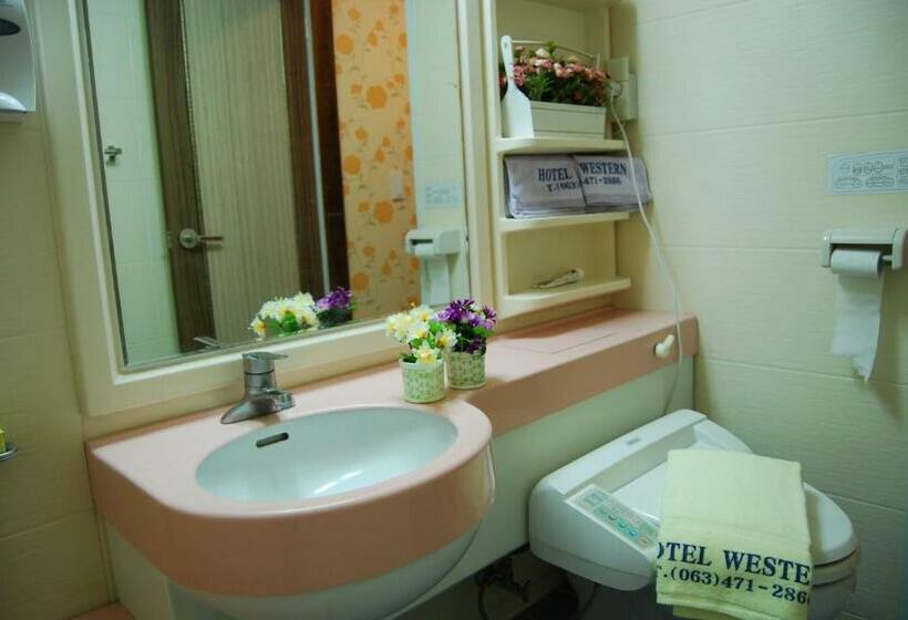스탠다드 룸, Gunsan Western