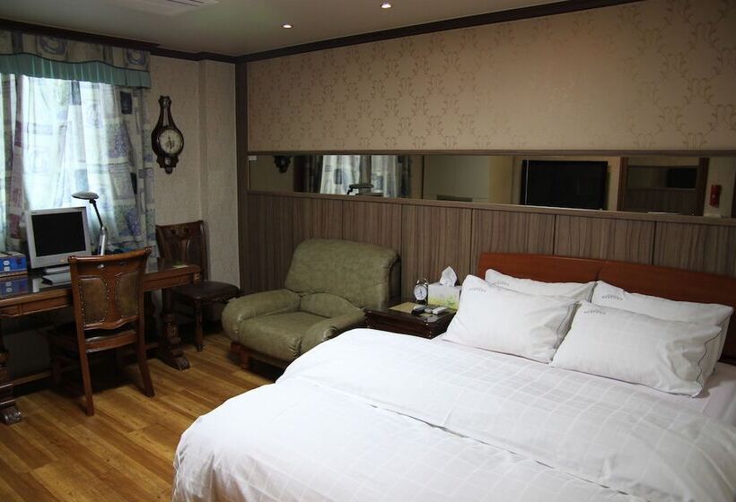 스탠다드 룸, Gunsan Western