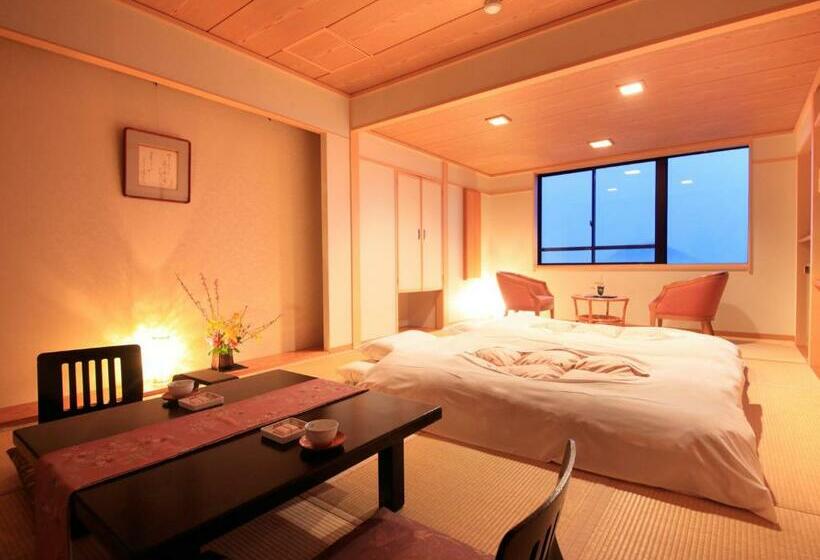 标准间, Tsubakino