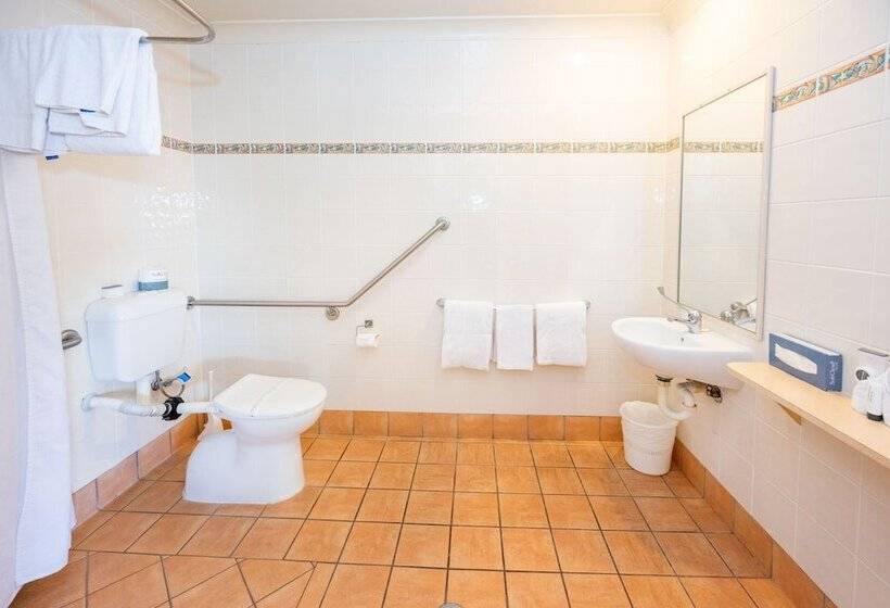 Студио Базик, Shamrock Gardens Motel