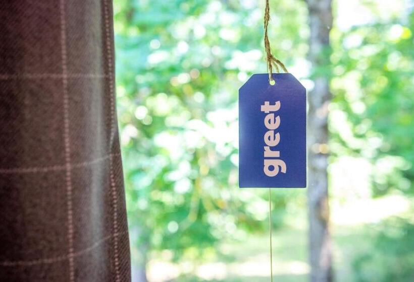 Трехместный Номер Стандарт Вид на Сад, Greet Hôtel Annecy Cran Gevrier