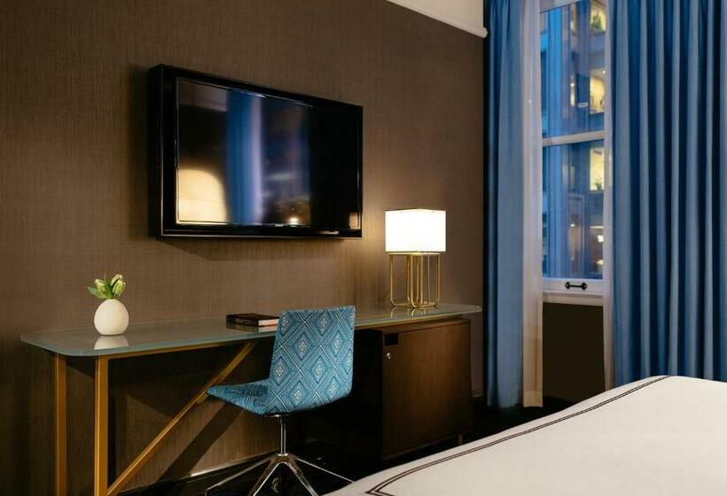 Standard Szoba King Size Bed, Kimpton Gray Hotel Chicago, An Ihg
