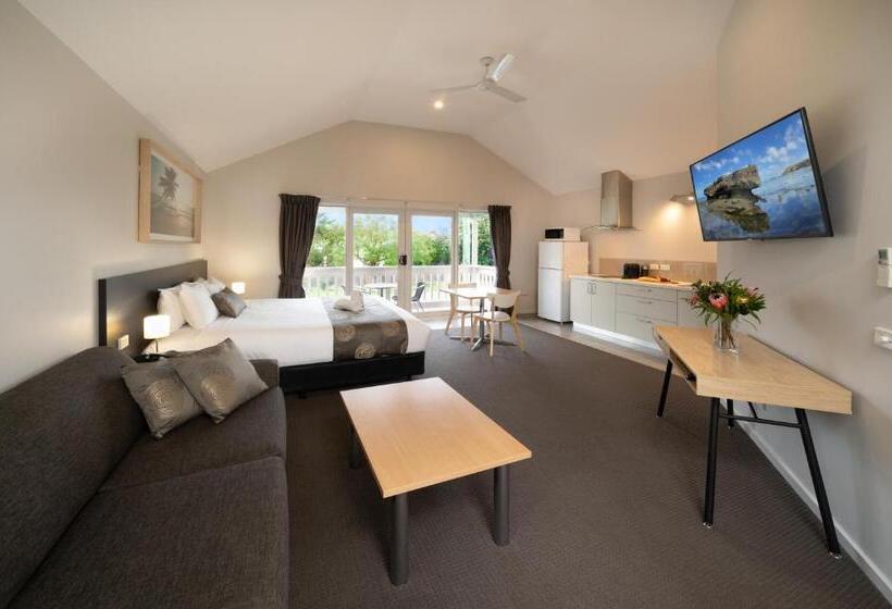 Студия Deluxe, Boathouse Resort Studios And Suites