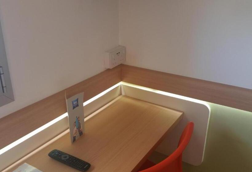 Номер Стандарт Трехместный, Ibis Budget Leicester