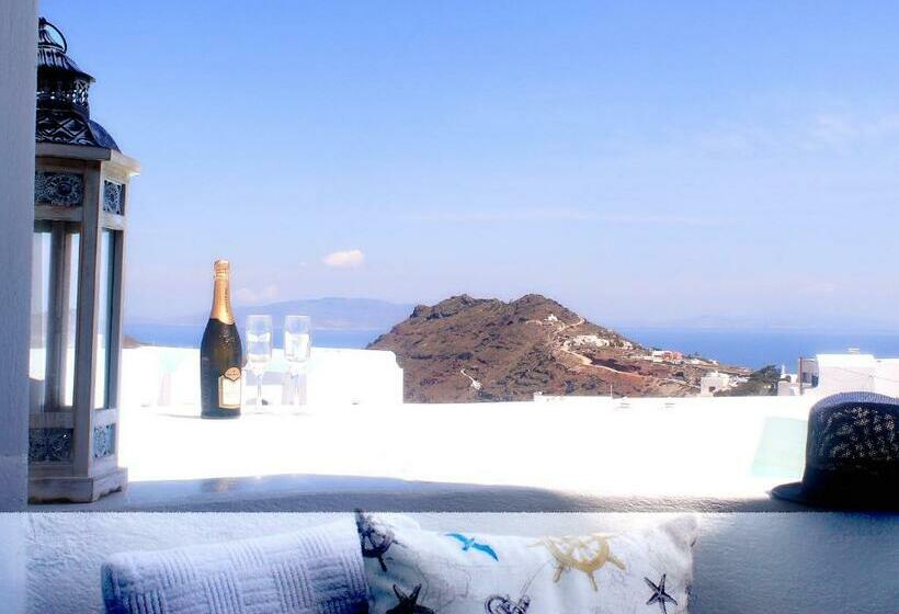 带按摩浴盆的套房, Athiri Santorini