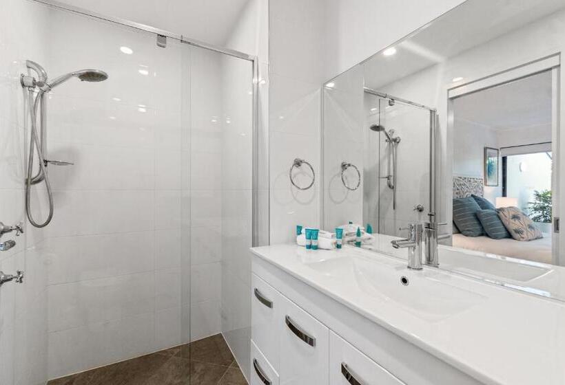 Апартаменты 2 Спальни, Noosa Boutique Apartments & Elkhorn Villas