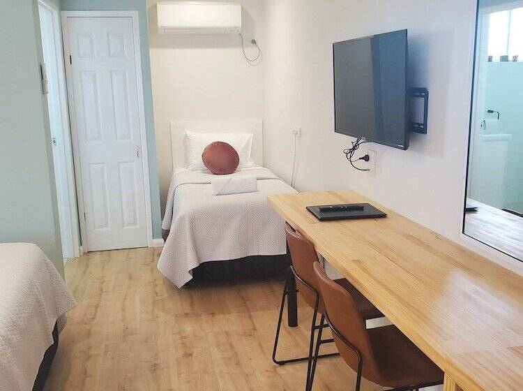 Номер Стандарт Трехместный, Roydons Motor Inn