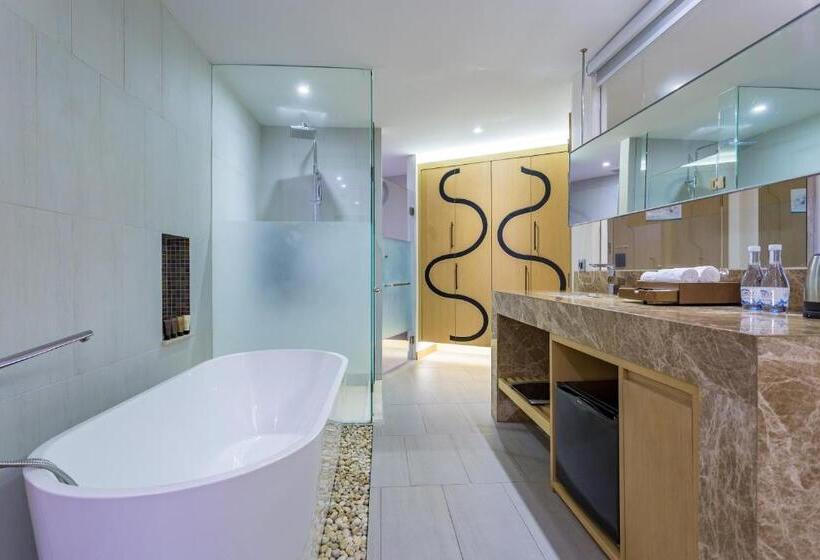 Номер Deluxe, Crest Resort & Pool Villas   Sha Extra Plus