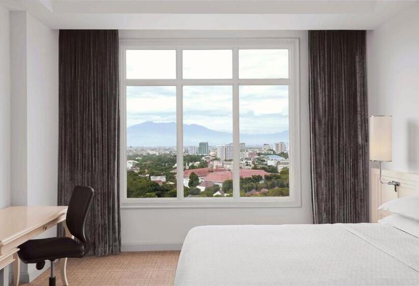 带大床的经典房间, Four Points By Sheraton Bandung