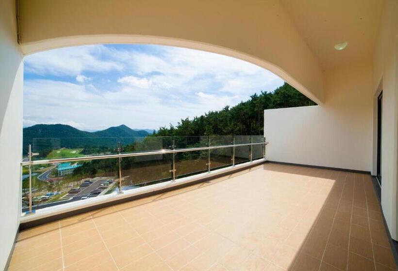 Полулюкс, Dongwon Youthhostel