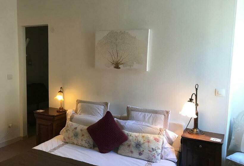 Номер Стандарт, B&b Le Miroir Aux Fées Bordeaux