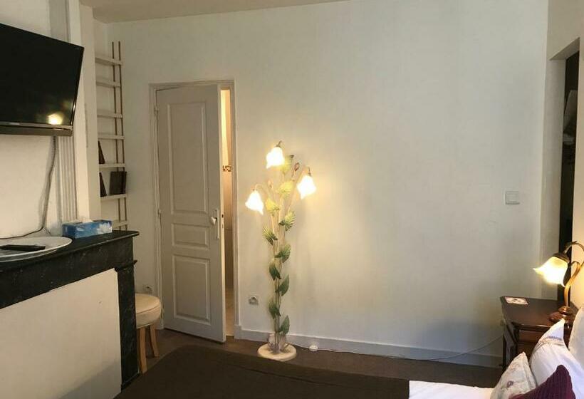 Номер Стандарт, B&b Le Miroir Aux Fées Bordeaux
