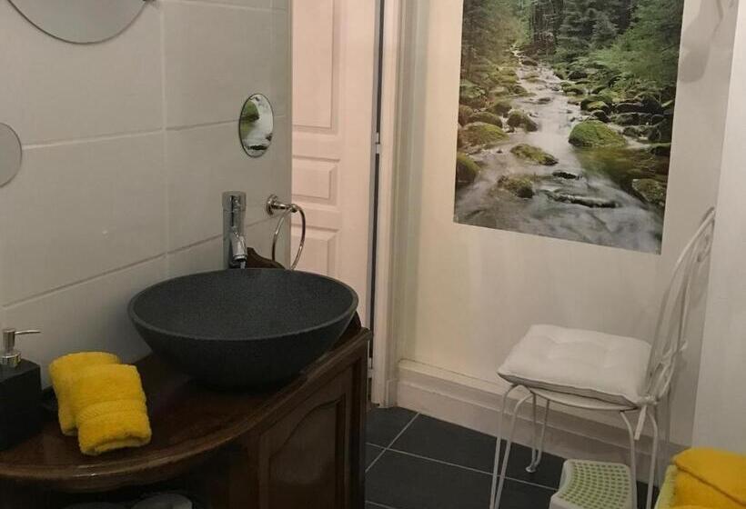 Номер Стандарт, B&b Le Miroir Aux Fées Bordeaux