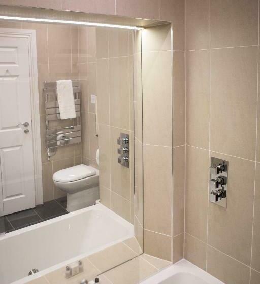 استودیوی استاندارد, Court Residence Apart
