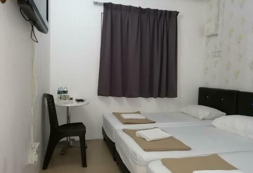 Трехместный Номер Deluxe, Rasa Motel