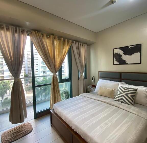 דירה בת חדר שינה 1 עם מרפסת, Near Airport Condotel