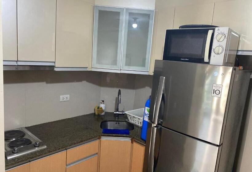 דירה בת חדר שינה 1 עם מרפסת, Near Airport Condotel