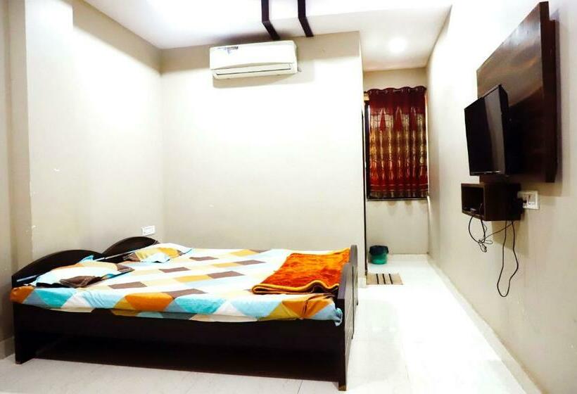 Трехместный Номер Deluxe, Oyo 80950b Samrat Lodge