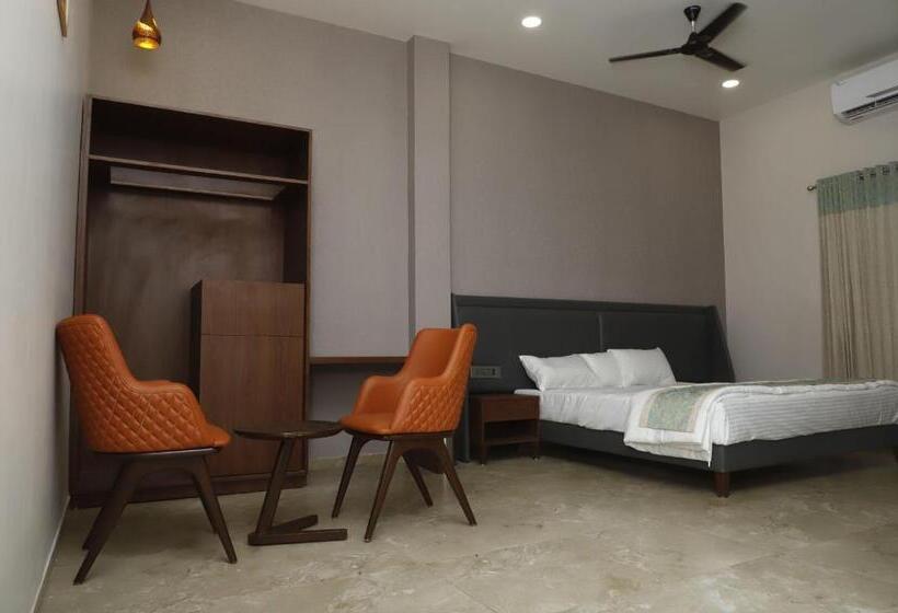 Трехместный Номер Классика, Oyo 80950b Samrat Lodge
