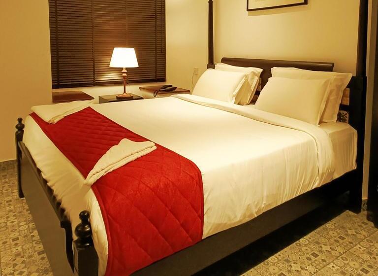 Номер Клуб, Napier Heritage By Velvet Hotels