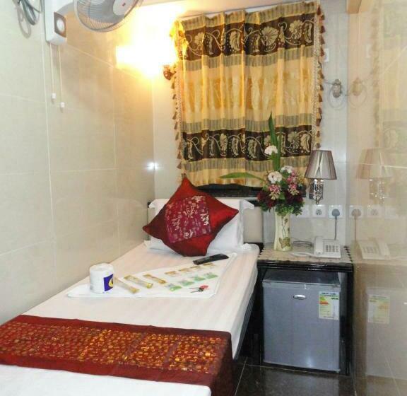 اتاق استاندارد یک نفره, Paris Guest House
